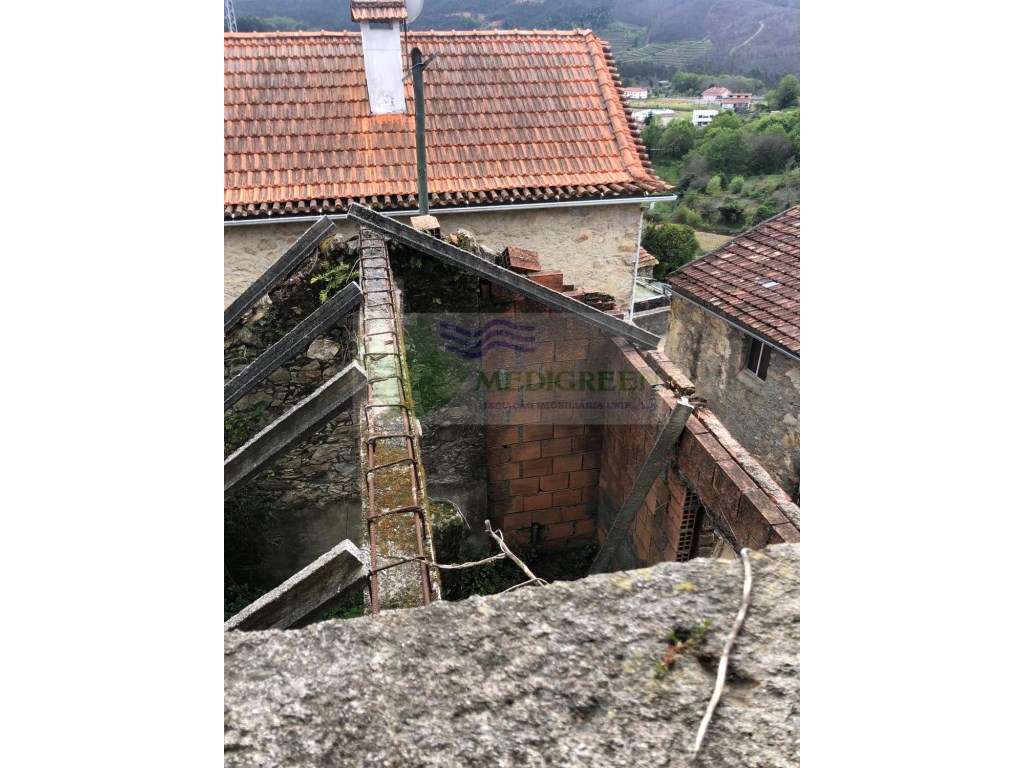 MORADIA PARA RESTAURAR - Grande imagem: 4/6