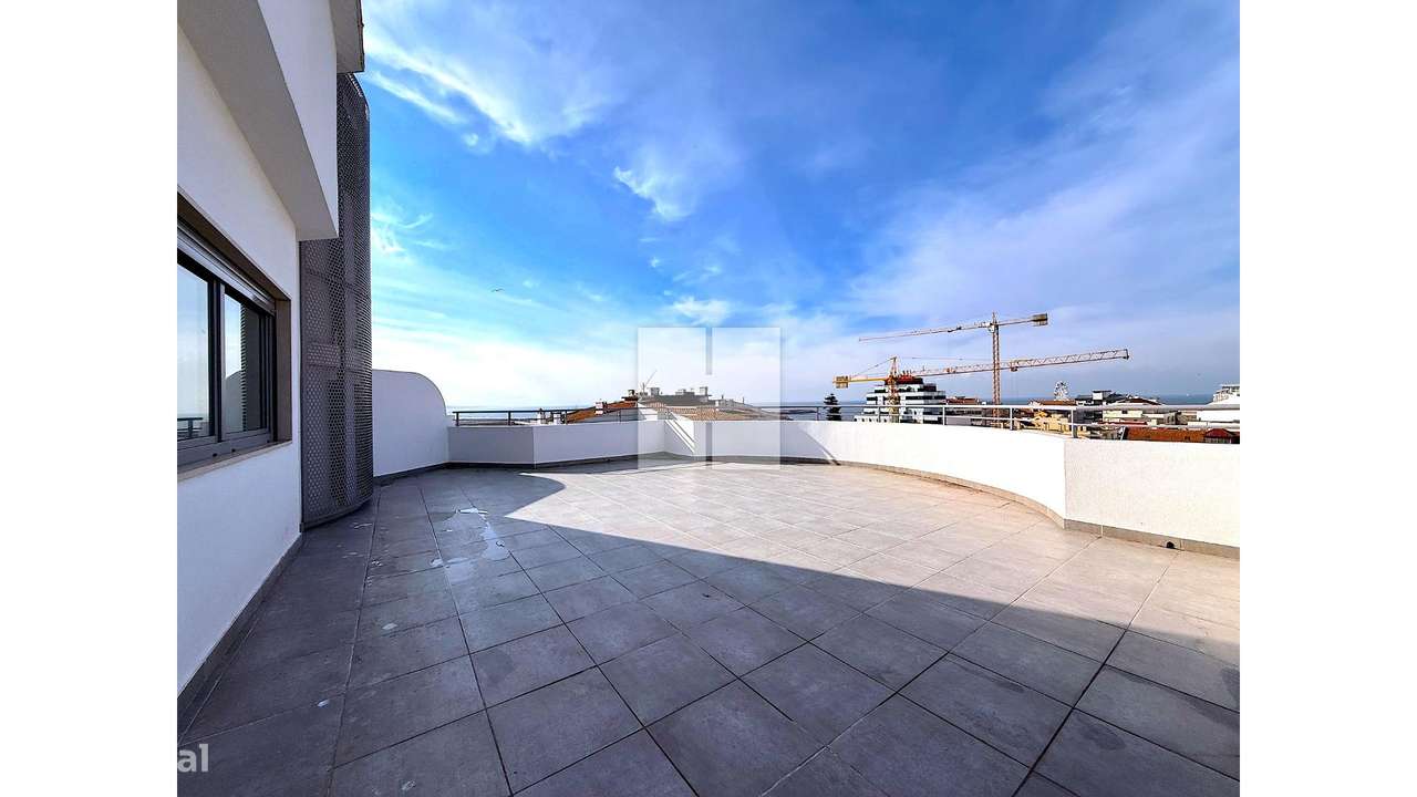 T0 NOVO c/ Terraço no Bairro Novo-4