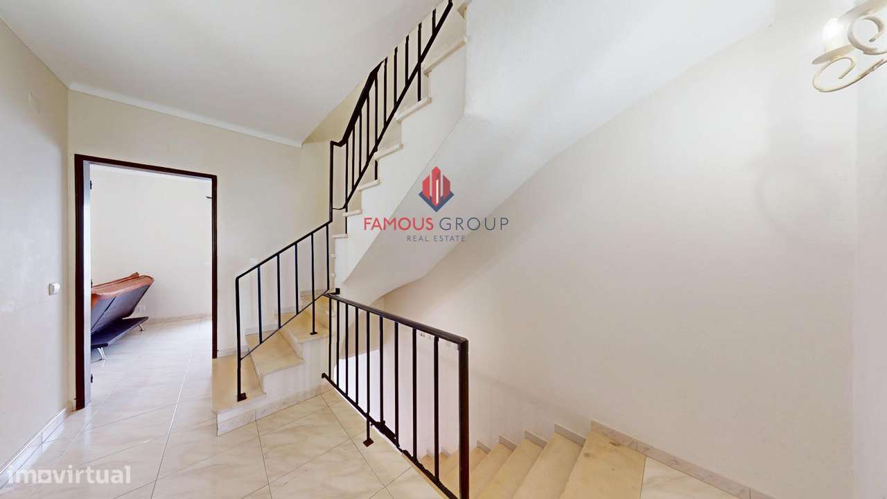 Apartamento T2 Duplex - Lagoa na Rua General Humberto Delgado-12