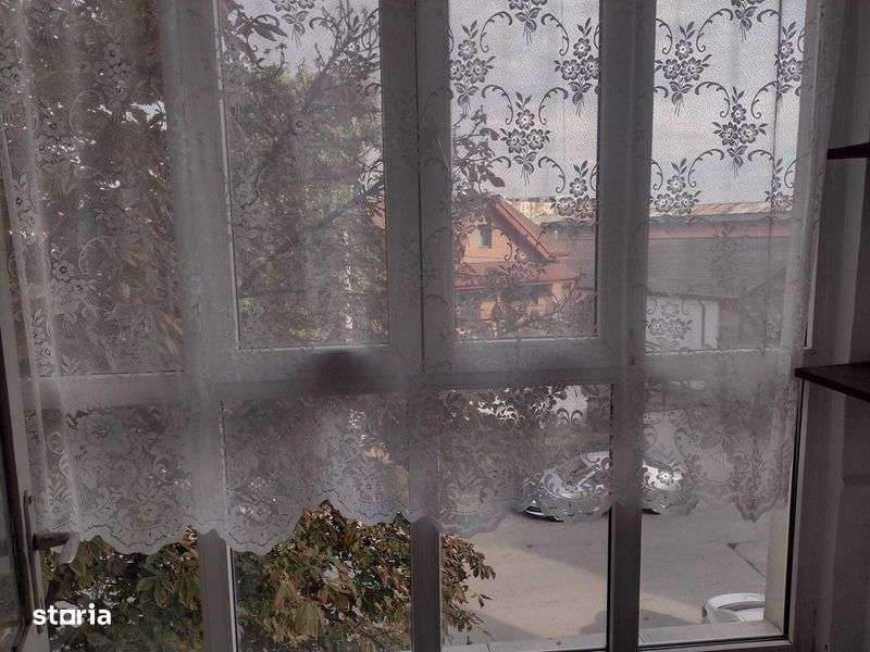 Vând apartament 2 camere,decomandat - Imagine principală: 4/5