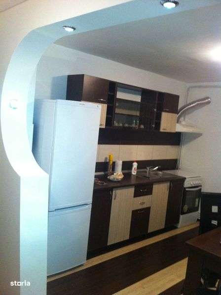 Chirie Apartament 2 camere , decomandat - Imagine principală: 4/8