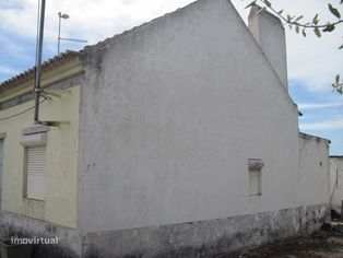 Moradia Isolada com anexos, inserida em Terreno com 5.400m2 - Grande imagem: 3/18