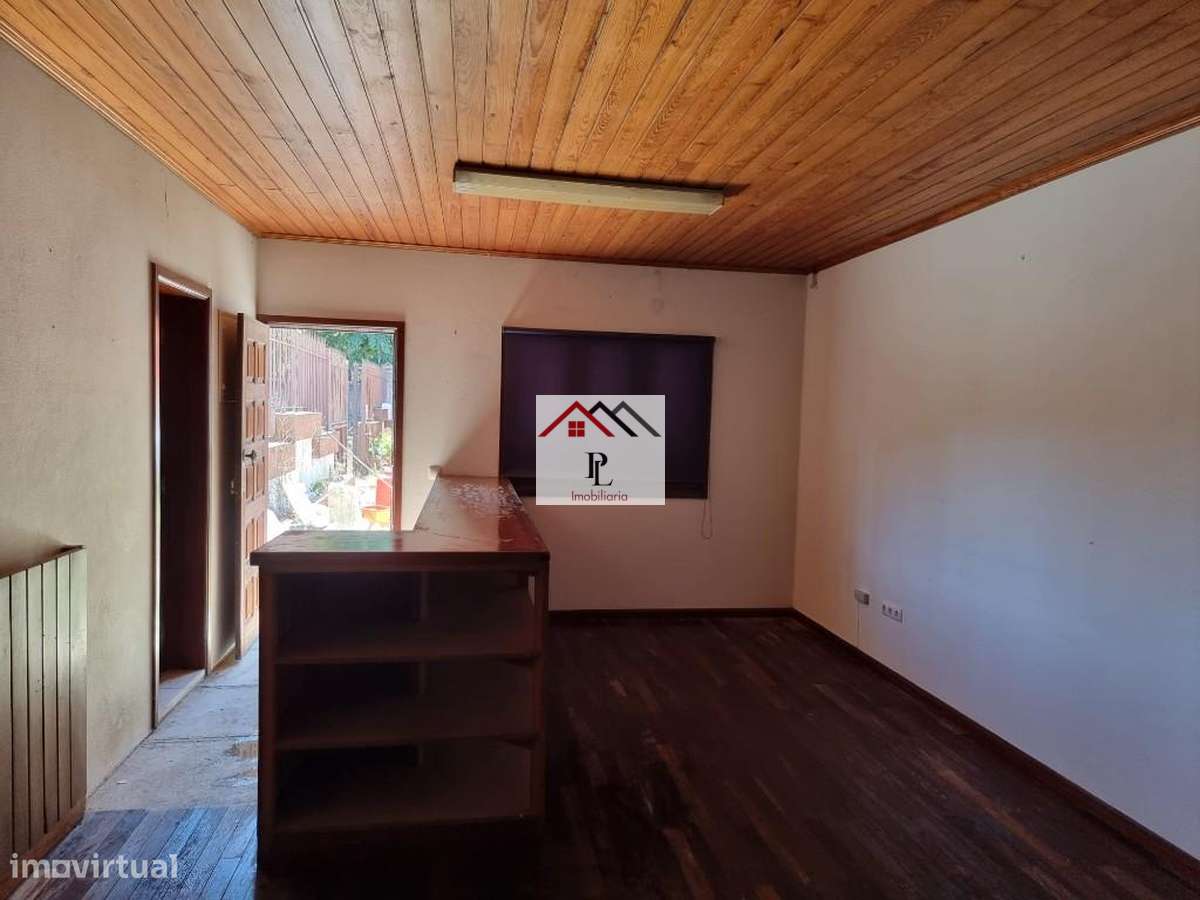 Terreno urbano com armazém e àrea administrativa + terreno rústico. - Grande imagem: 4/6