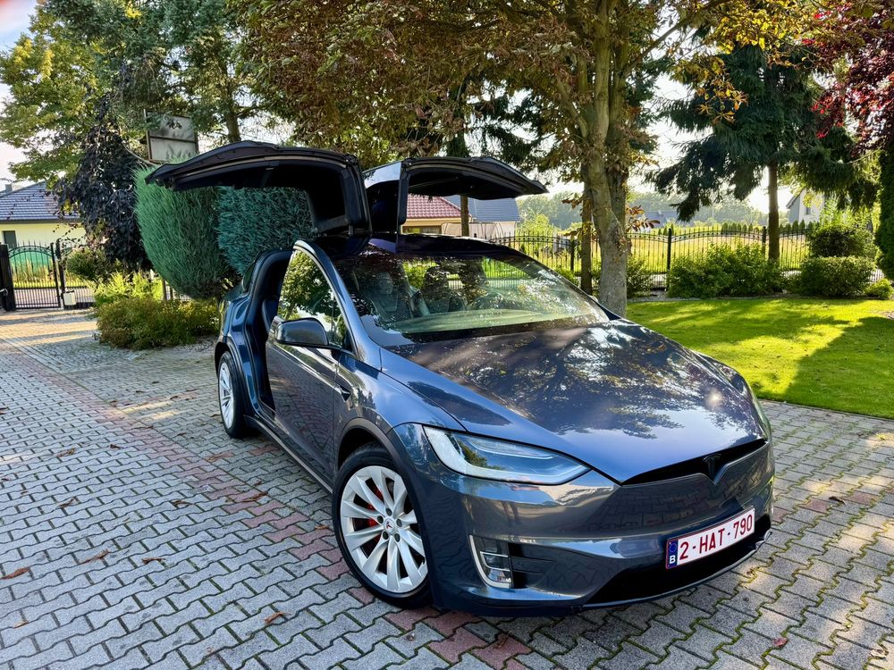 Tesla Model X 2017