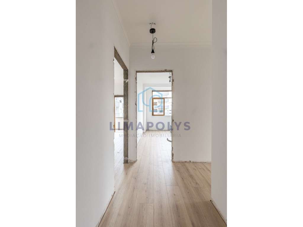 Apartamento T1 renovado a 100 metros da praia-6