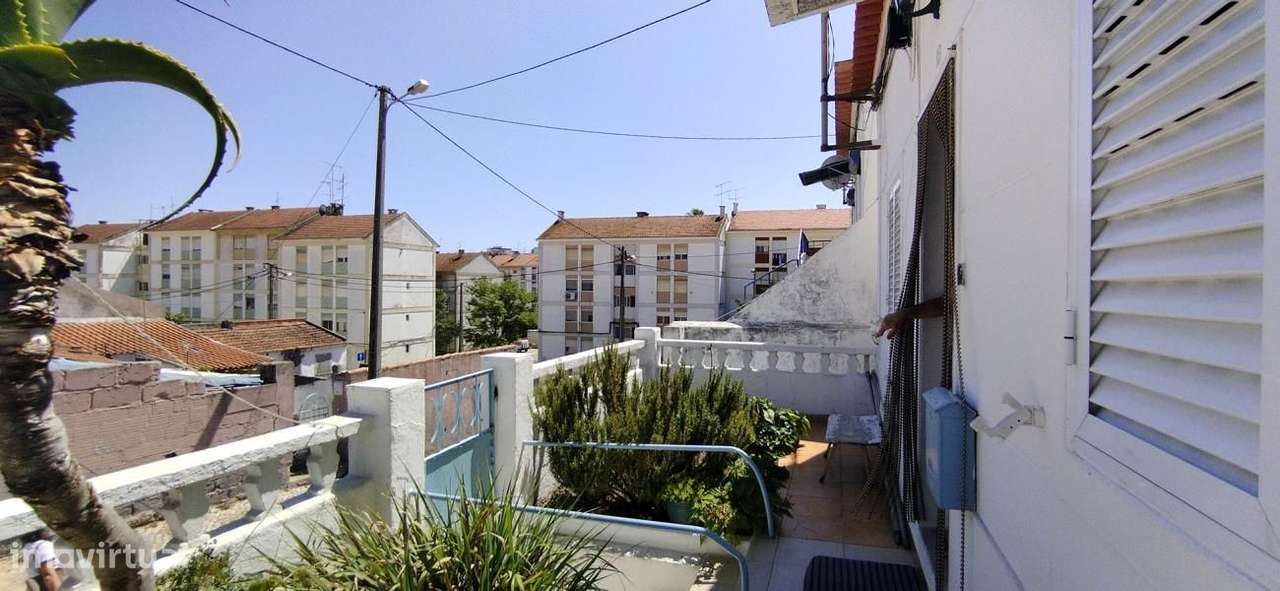Conjunto de 4 Moradias para Venda  Laranjeiro, Almada - Grande imagem: 5/18