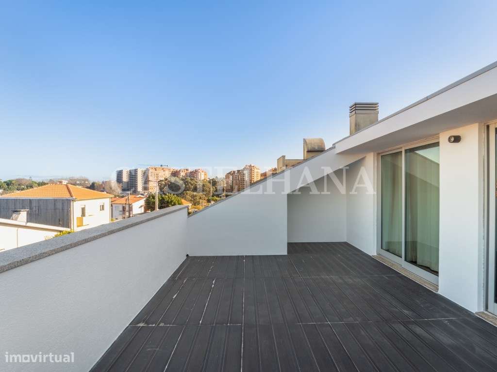 Moradia T4+1 com jardim, terraços e garagem privada, próxima a Mari...-35