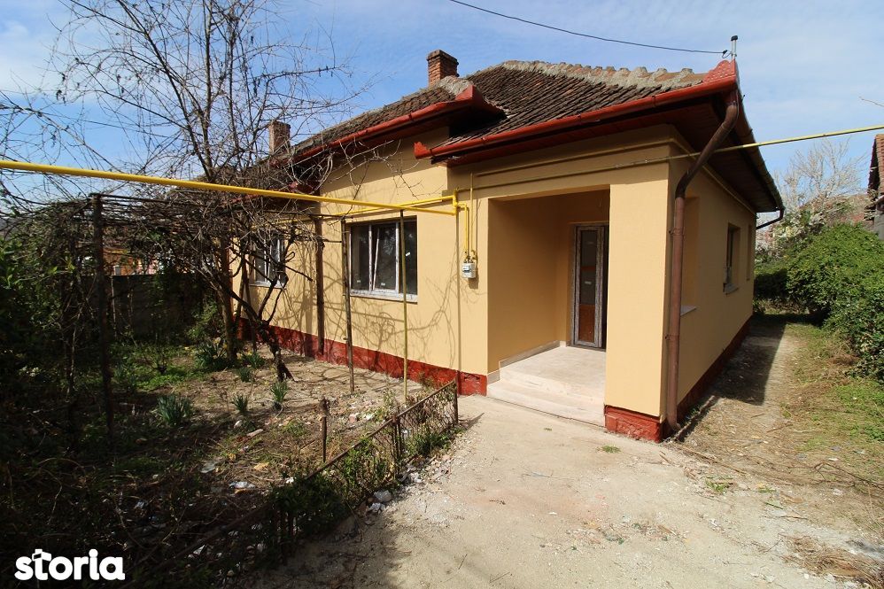 Vând casă în Hunedoara P+Pod, zona Chizid-Botul Calului, teren 600mp