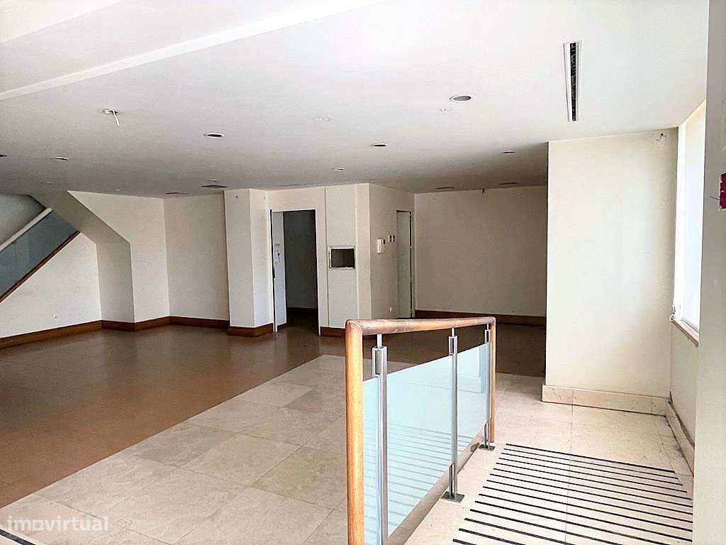 Loja, Lisboa, Restelo Estádio - Grande imagem: 3/11