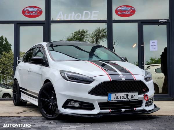 Ford Focus ST - 2