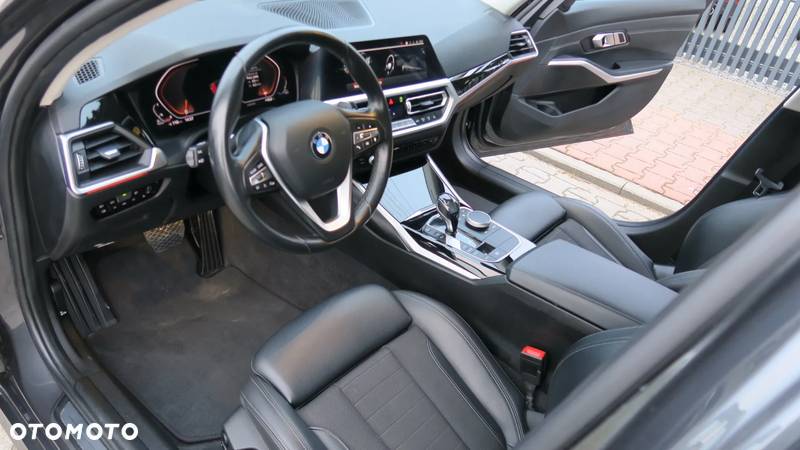 BMW Seria 3 - 24