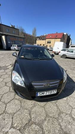 Kia Ceed - 1