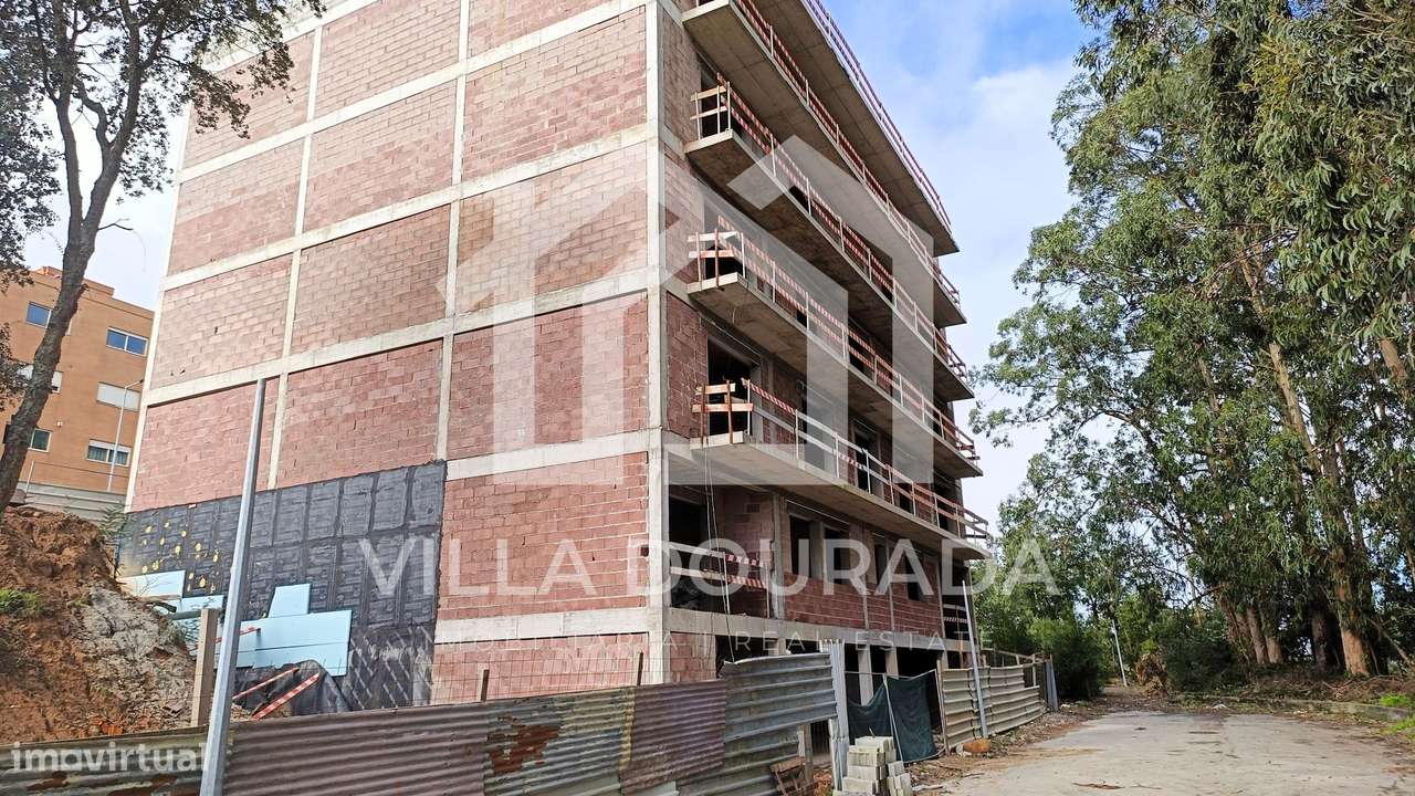 Apartamento T1+1 com Garagem na Serra de Canelas-3