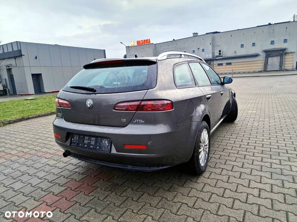 Alfa Romeo 159 - 6