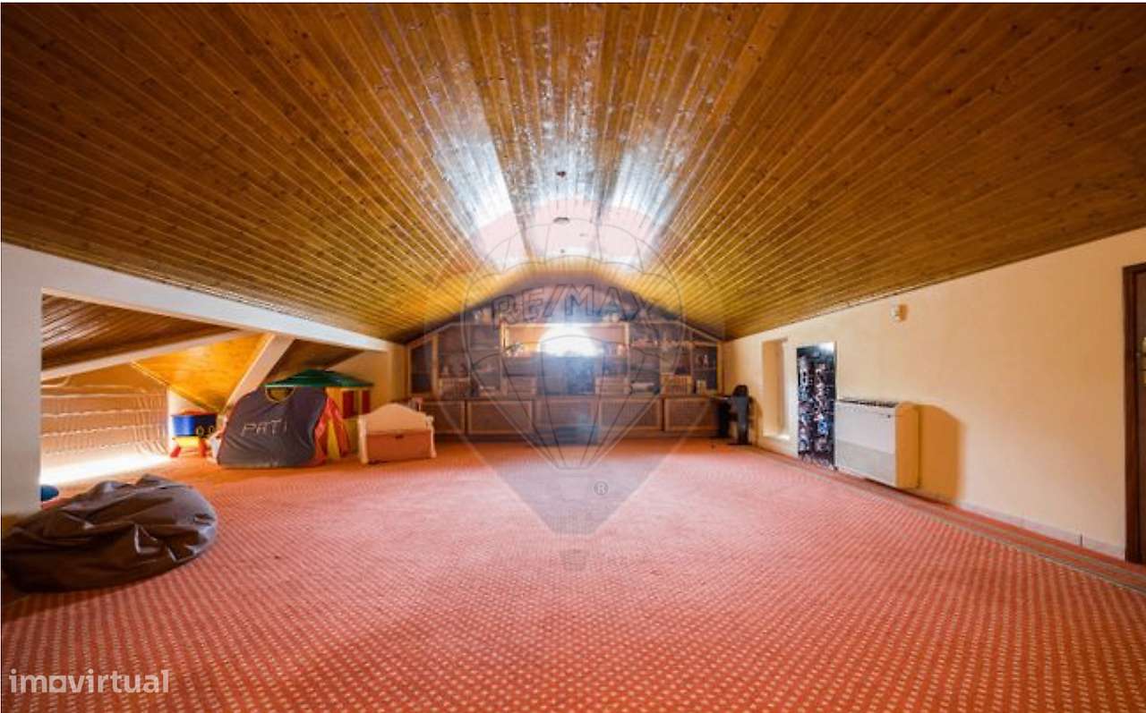 Moradia T6 para venda-24