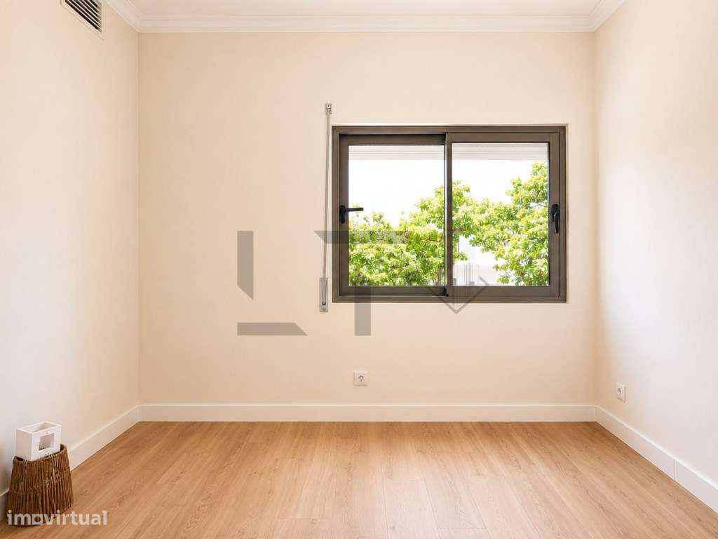 Moradia T4 em Banda totalmente Renovada com Garagem, para Venda na ...-18