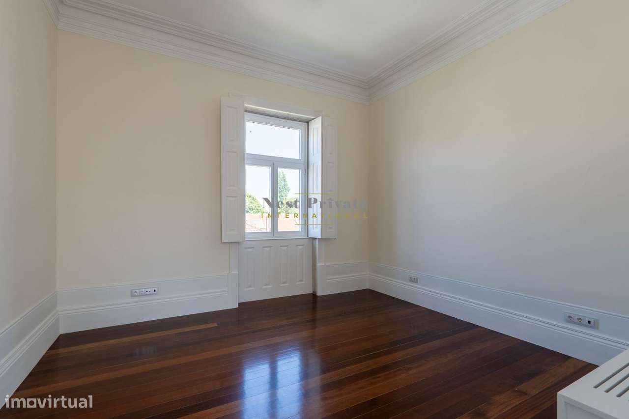 Palacete à venda na Rua de Álvares Cabral-34