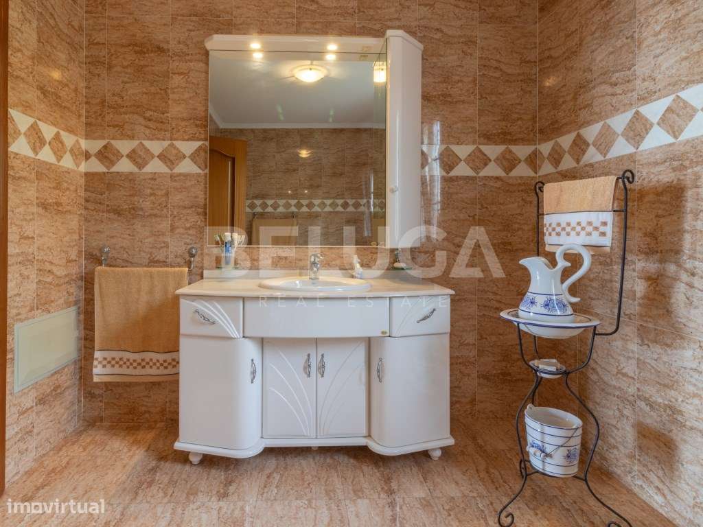 MORADIA T4 COM QUINTAL || URBANIZAÇÃO 'QUINTA DO FAIAL' (FUNCHAL)-37