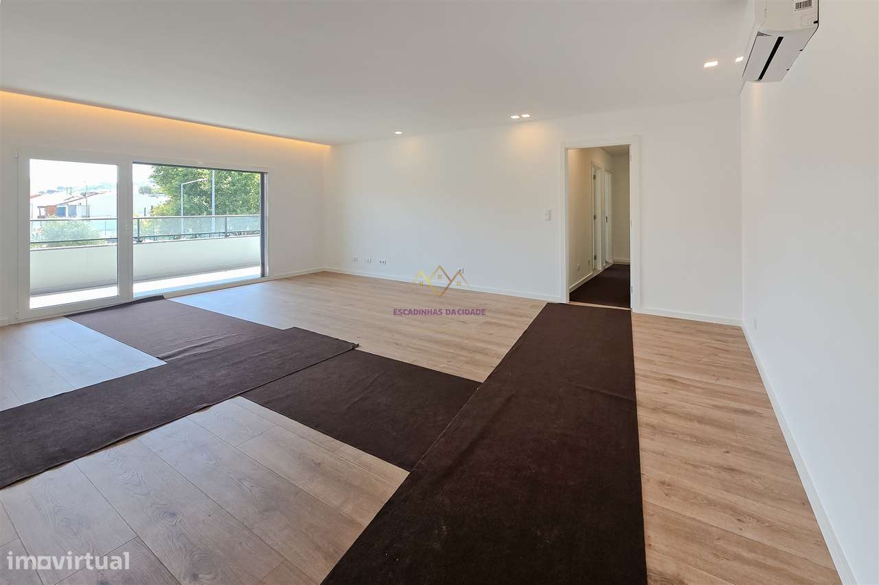 T4 com Piscina em Alverca-7