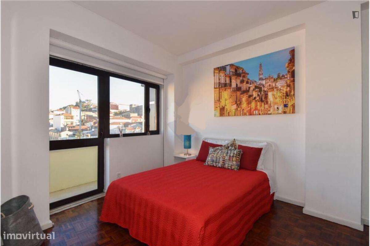 Apartamento com 1 quartos - localizado em Santo Ildefonso Porto - Grande imagem: 2/5