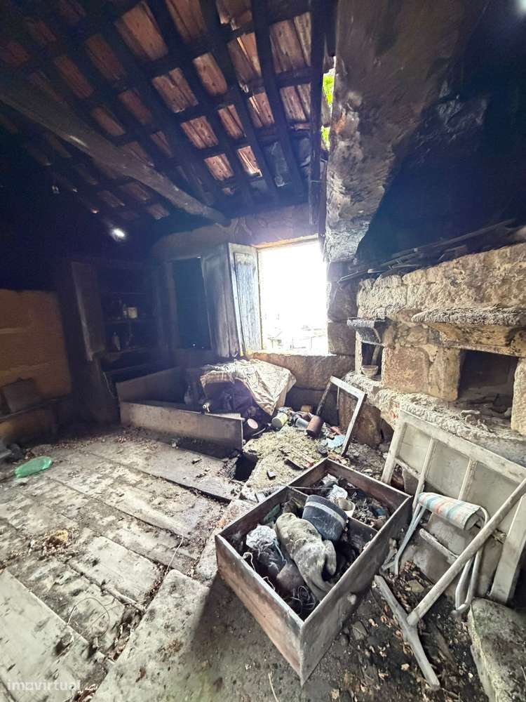 Casa Antiga / Ruína para Restaurar-10