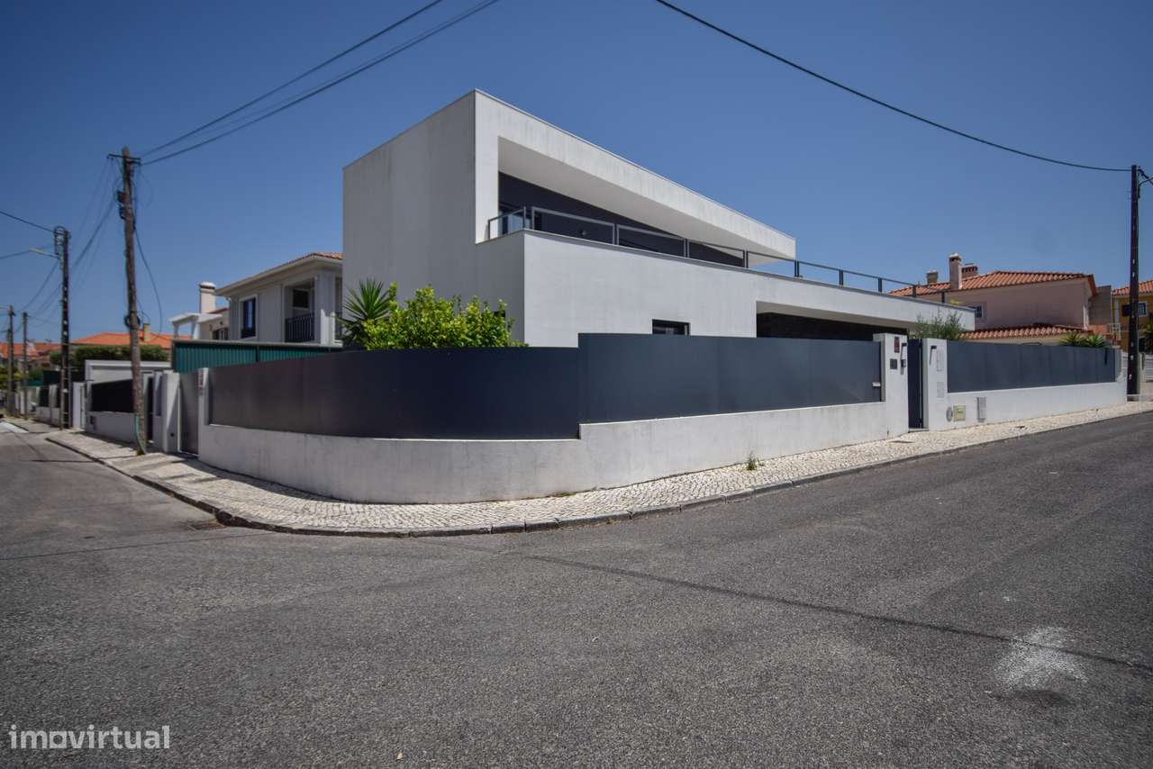 Moradia T4 com Piscina e Jardim em Alcabideche, Cascais-51