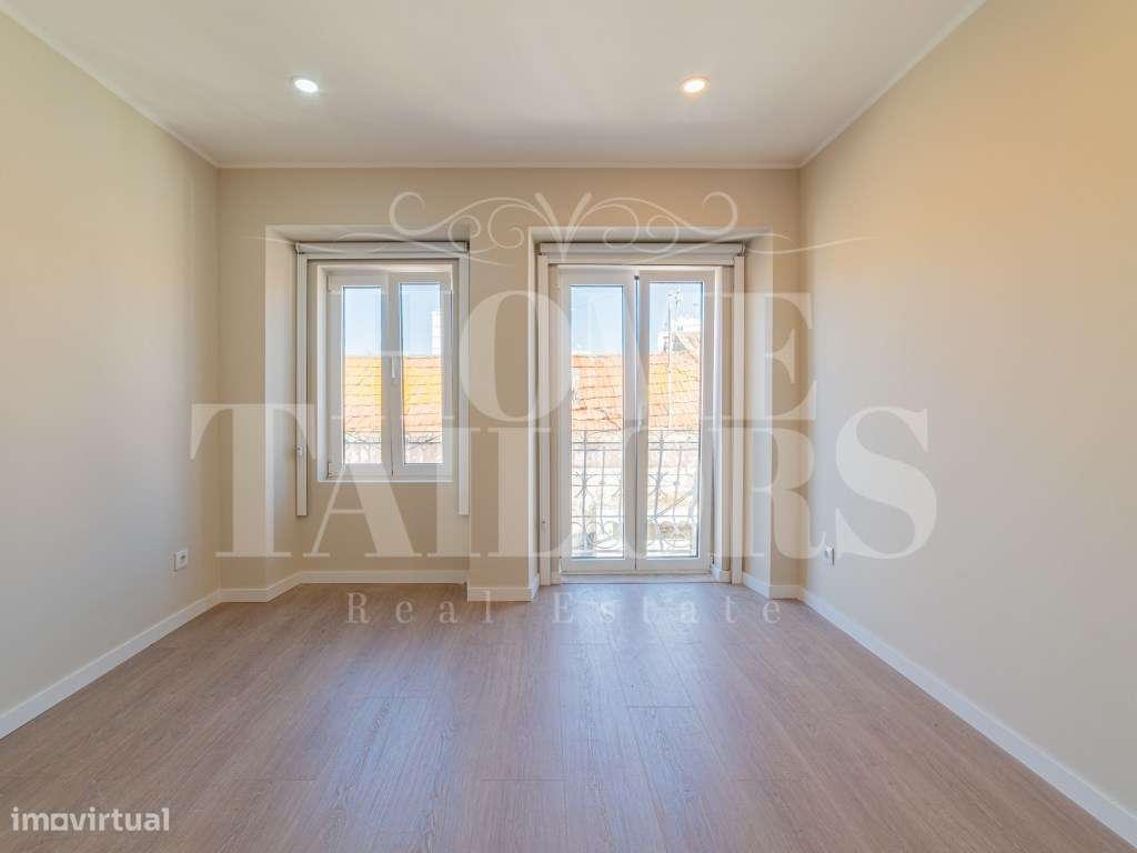 T0 no 2º Piso - Apartamento Renovado no Centro de Setúbal - Grande imagem: 2/9