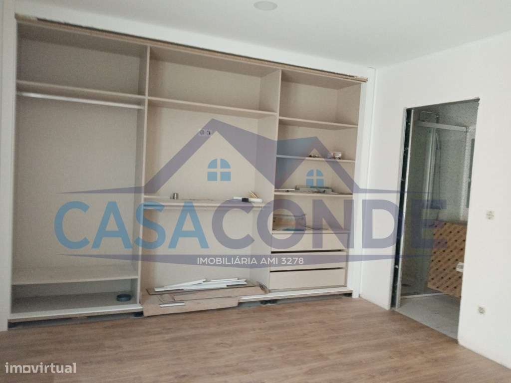 Moradia em Banda c/Excelentes Areas-6