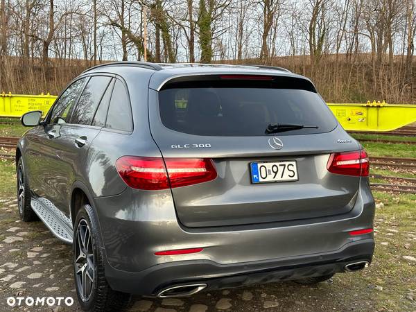 Mercedes-Benz GLC 300 4Matic 9G-TRONIC AMG Line - 4