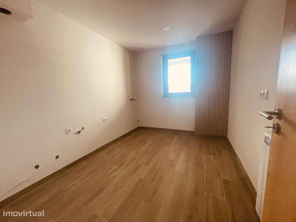 Moradia Nova Isolada à Venda na Guarda-20