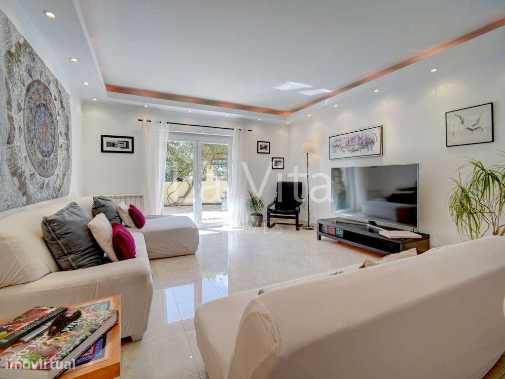 Moradia T5 com jardim privativo, em condomínio fechado com piscina ... - Grande imagem: 5/37