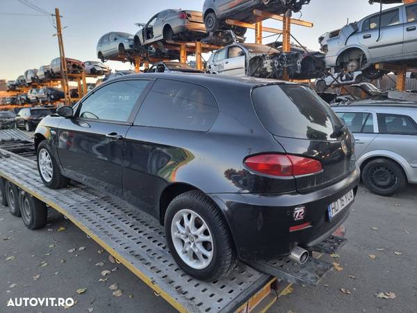 usa portiera fata stanga dreapta pompa abs servodirectie frana vacuum spirala volan chit ambreaj Alfa Romeo 147 motor 1.9JTD dezmembrez - 1