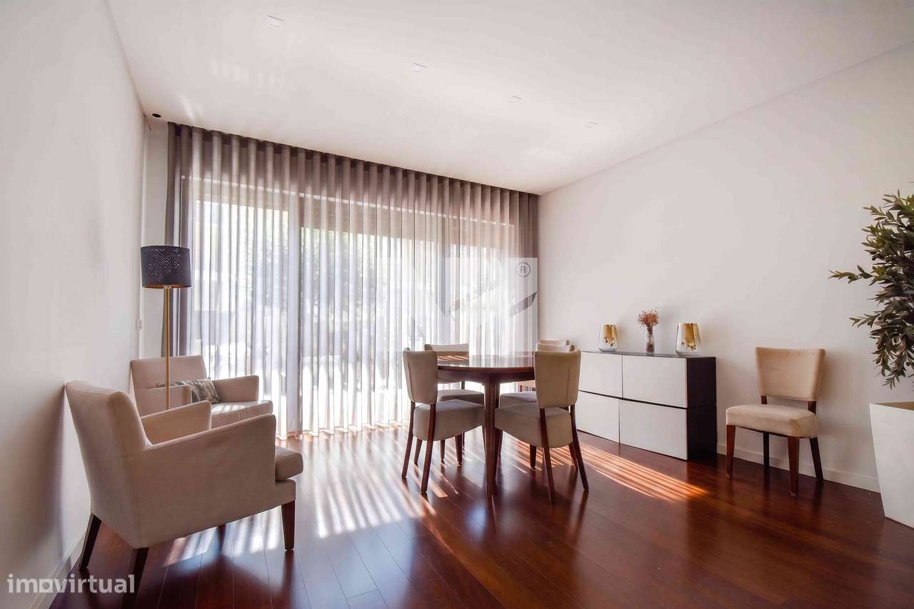 Moradia T4 Contemporânea | 4 Suites | C/ Piscina-5