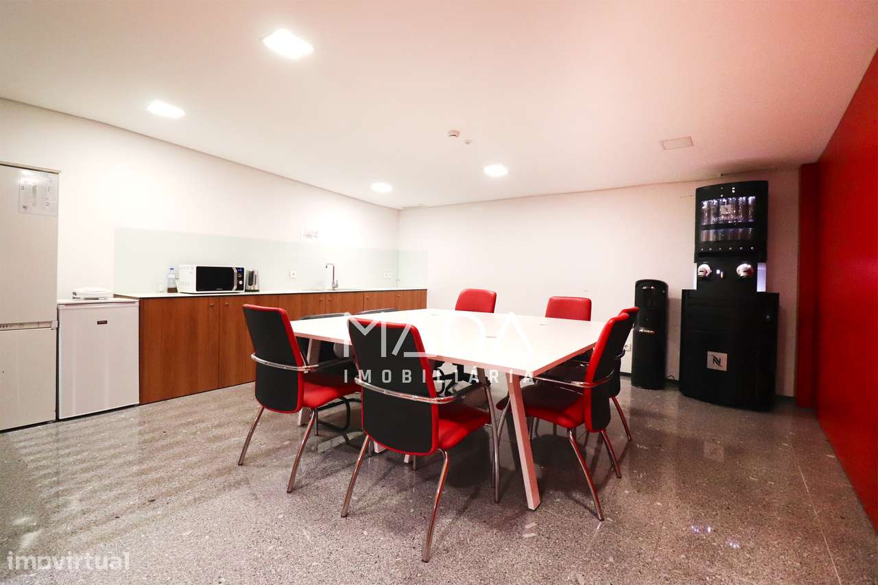 Escritório c/garagem (12 carros) na Av. da República em V.N. de Gaia-22