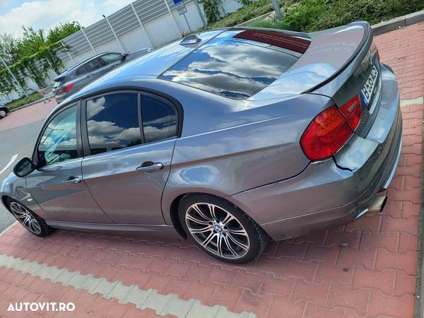 BMW Seria 3 318d - 3