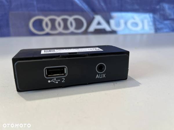 PORT USB 8W0035708 AUDI A4 A5 8W B9 - 1