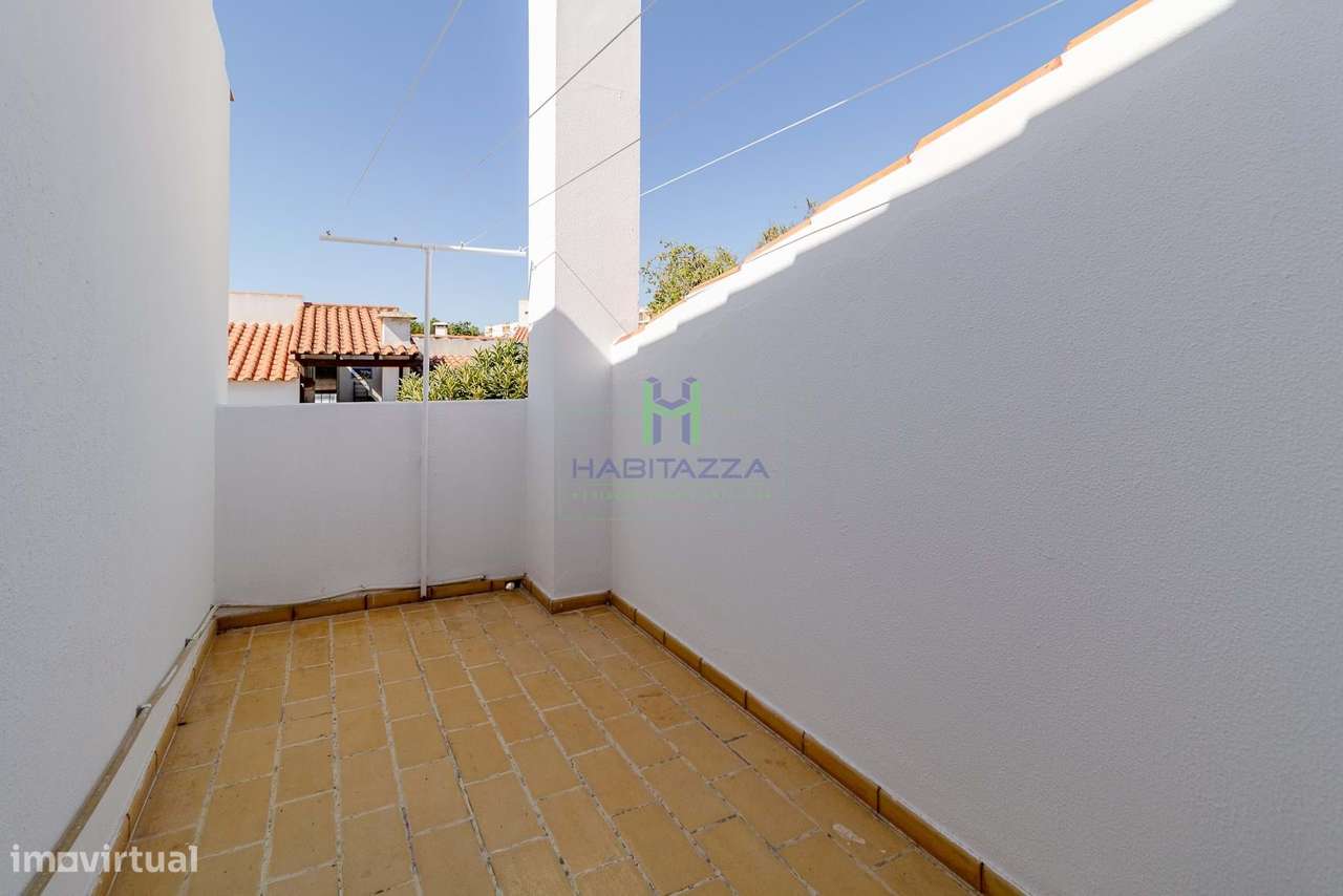 Moradia T4 com Quintal  à venda no Chinicato - Lagos-24