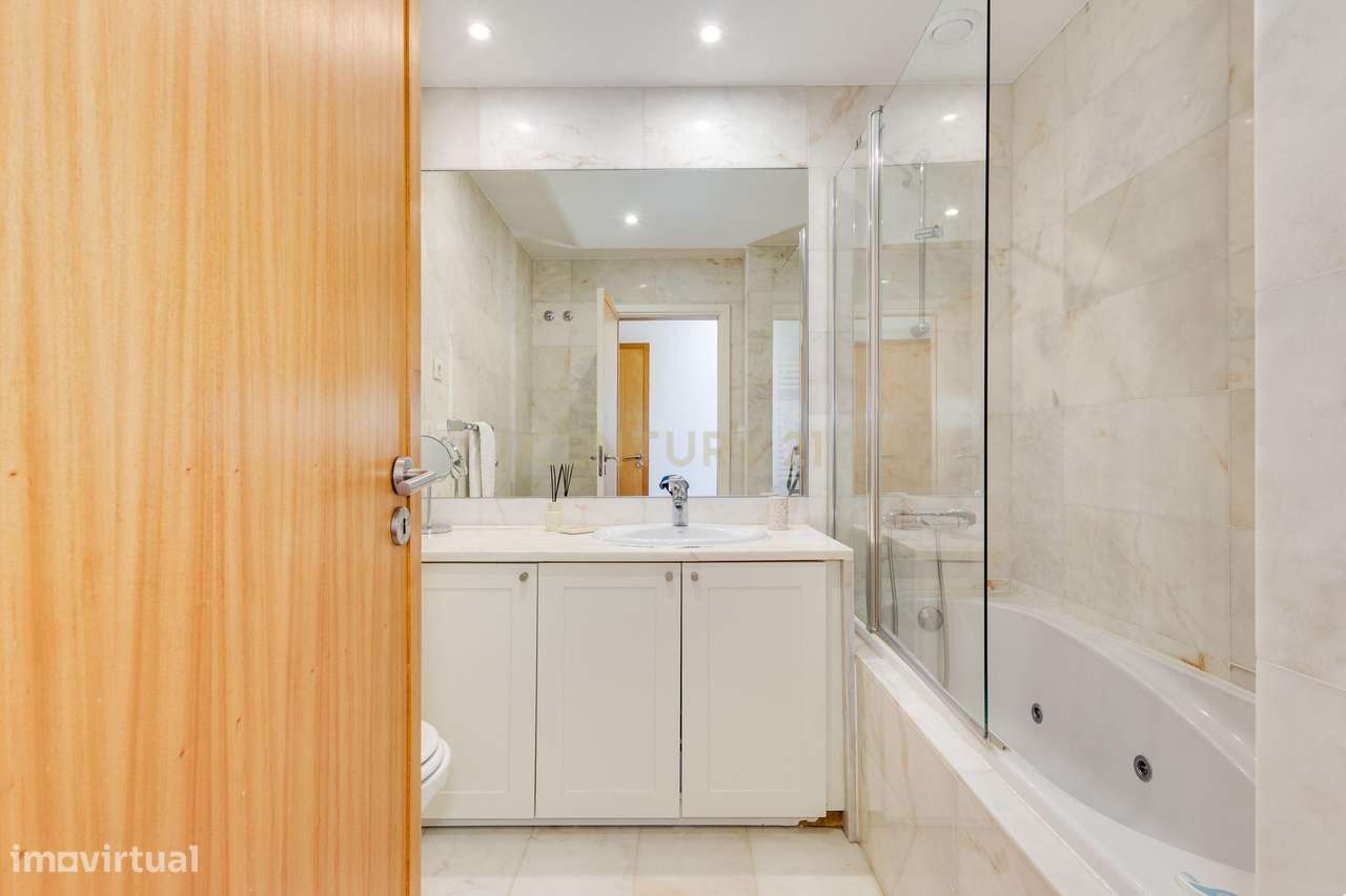 T4+1 na 1ª linha Condomínio fechado Parque das Conchas-43