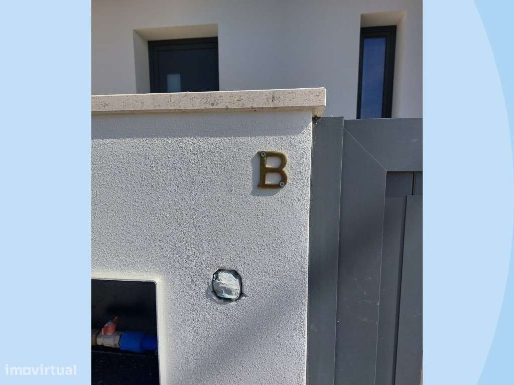 Excelente Moradia V3 em banda | Sítio da Nazaré | Vista Mar - Grande imagem: 5/28