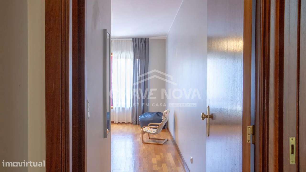 Apartamento T3 c/ Vistas Mar e Garagem Box em Canidelo-39