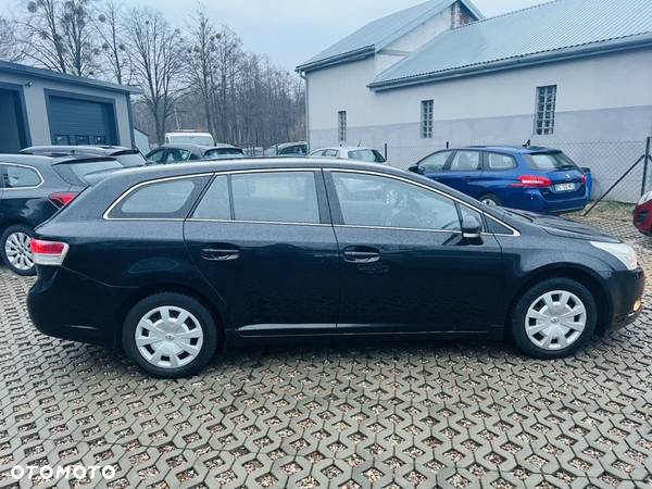 Toyota Avensis 1.8 Sol - 6