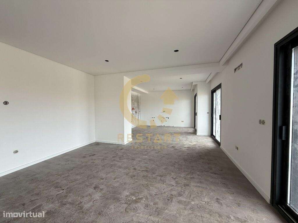 Apartamento T3 Novo c/ Piscina e Lugar Duplo Garagem em Canidelo - Grande imagem: 2/25
