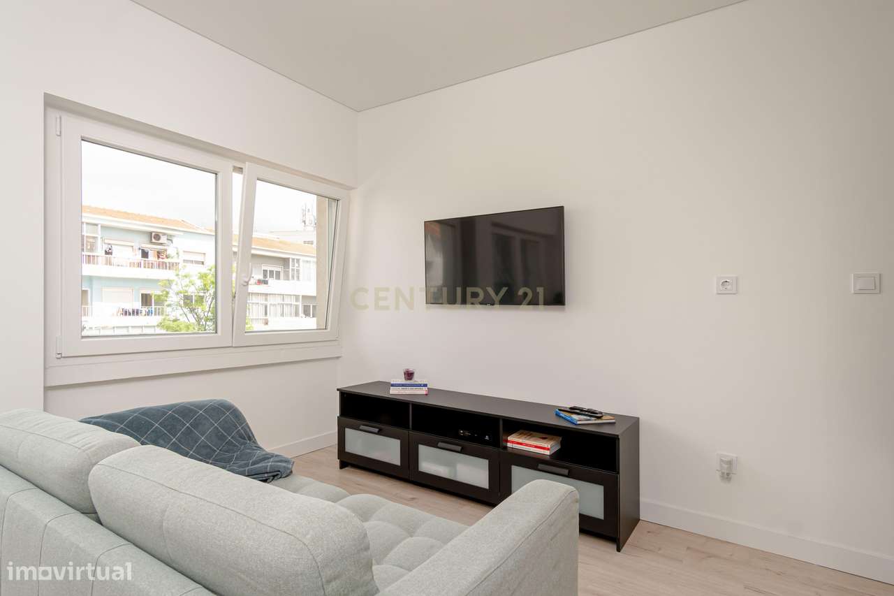 Apartamento T2 Mobilado no Centro de Almada – Excelente Localização-8