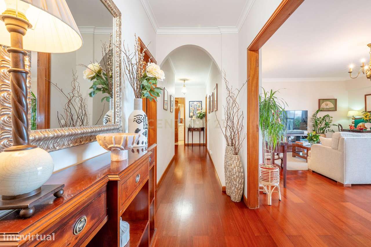 Apartamento T3, com Box de 85 m2 e Arrecadação em Odivelas-5