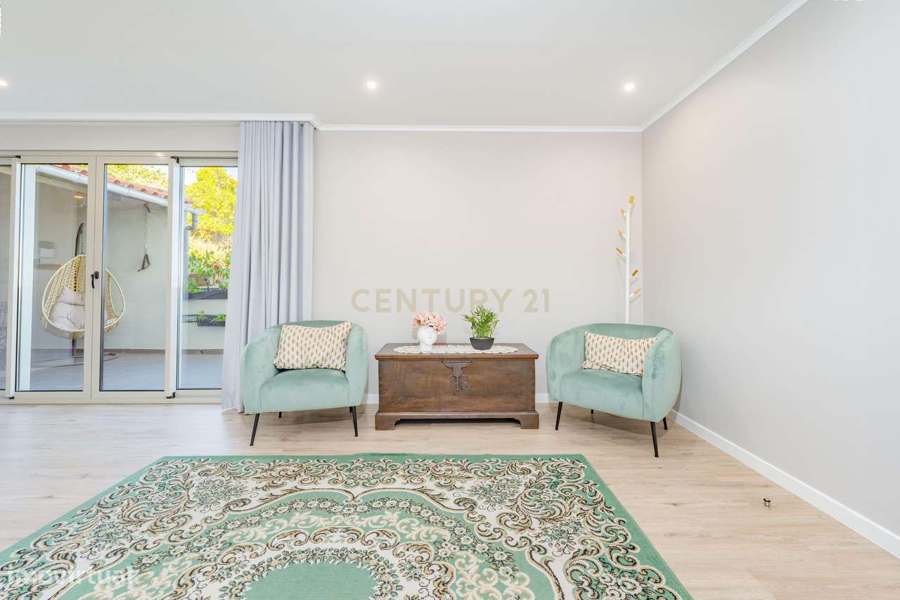 Espaçosa Moradia T3 + 1 com Vista Mar Deslumbrante- Santa Cruz - Grande imagem: 4/36