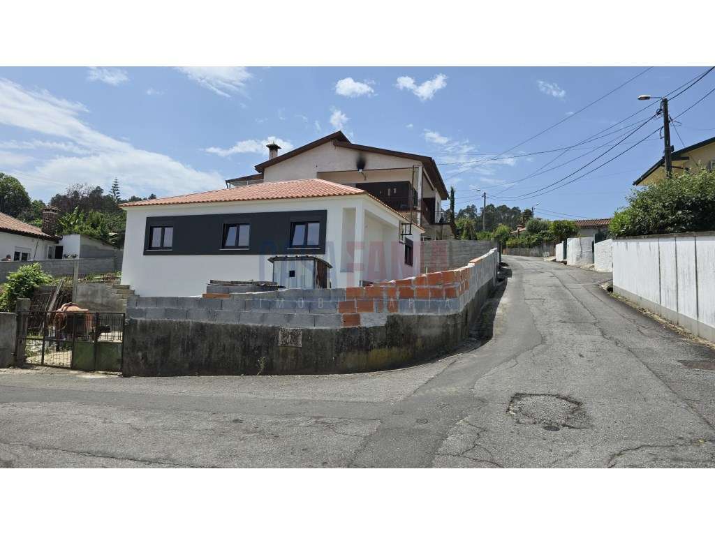 Moradia T3 em Cavalões - Vila Nova de Famalicão - Grande imagem: 1/26