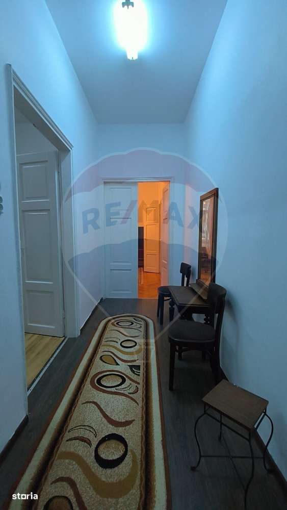 Casă cu 3 camere de vânzare în zona Centrală-11