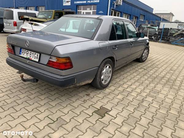 Mercedes-Benz W124 (1984-1993) - 9