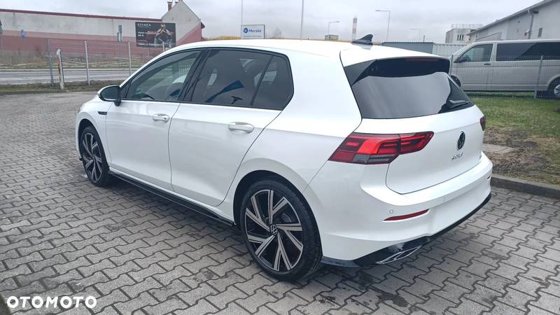 Volkswagen Golf VIII 1.5 eTSI EVO R-Line DSG - 4