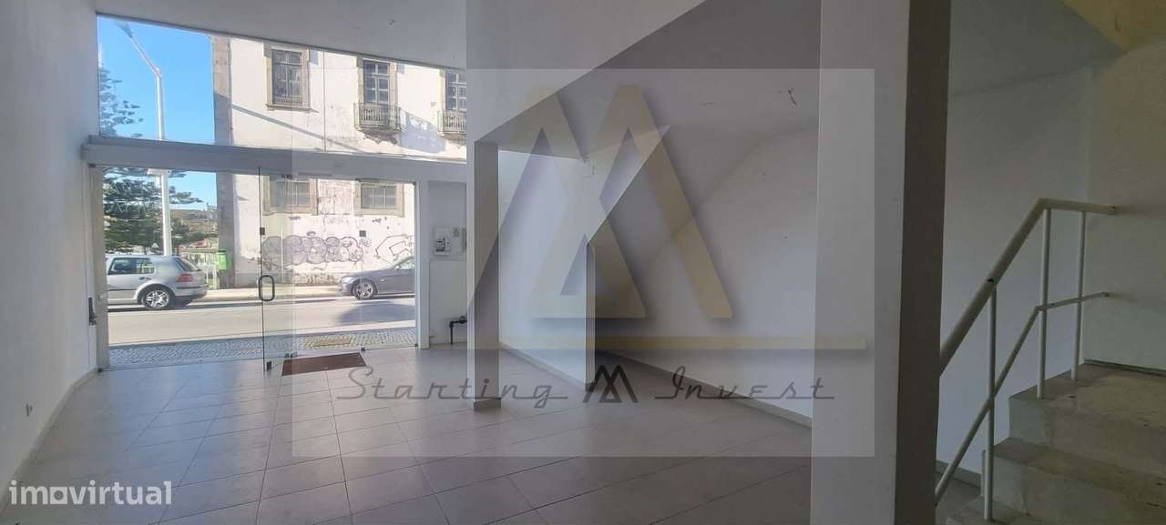 Loja com 91m2 Av. José Régio em vila do Conde.-7